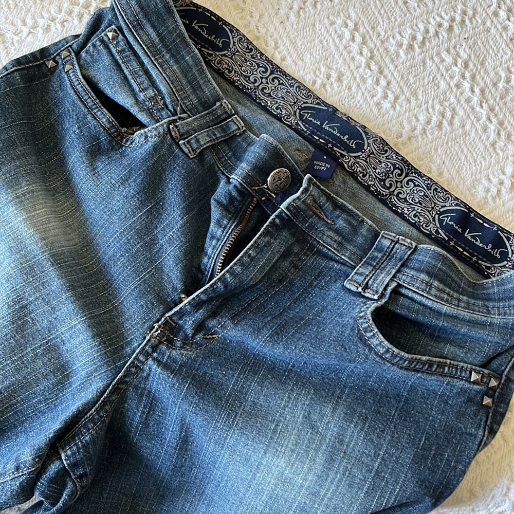 Gloria Vanderbilt Distressed Jeans 8